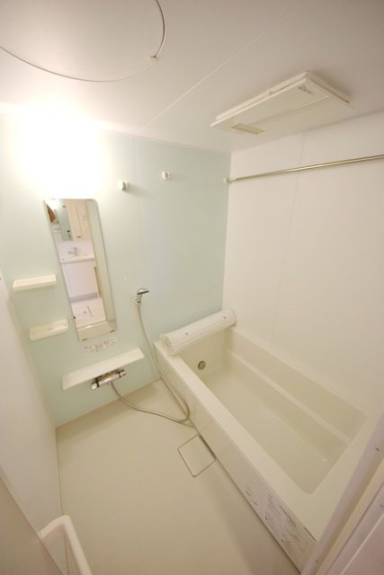 バス・シャワールーム　★追い焚き機能と浴室乾燥機完備のバスルーム★