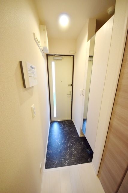 玄関　★大きなシューズクローク付の玄関★