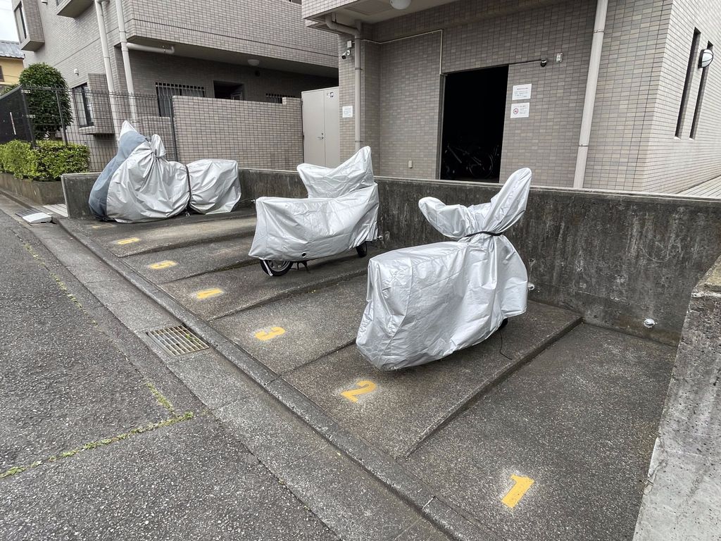 駐車場　駐車場