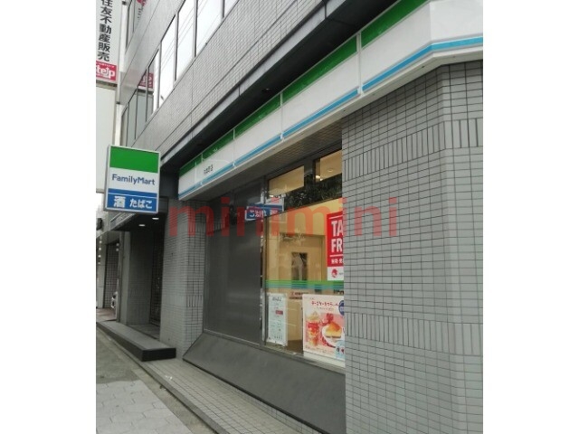 コンビニ　ファミリーマート吹田内本町店（コンビニ）まで595m