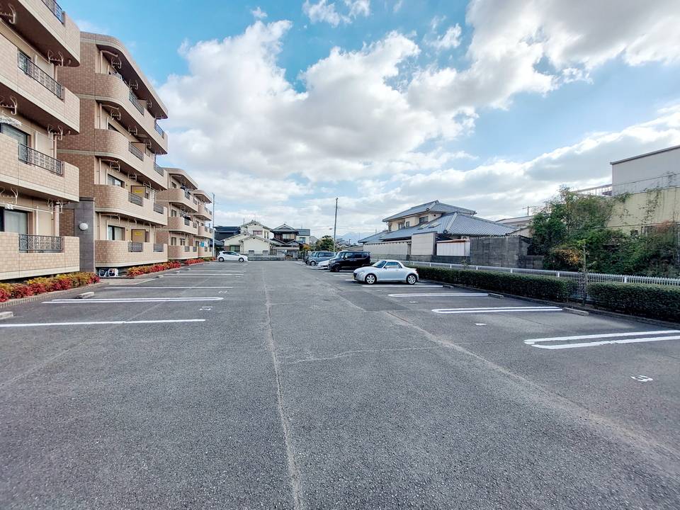 駐車場　駐車場