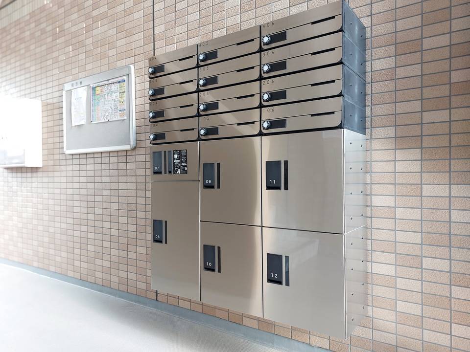 エントランス　宅配ボックス