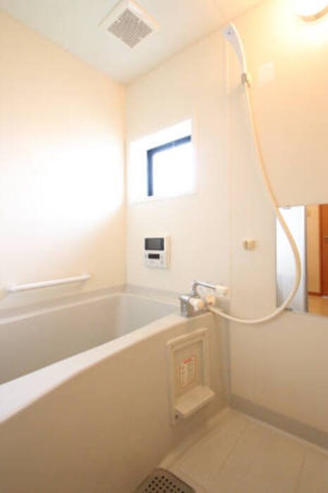 バス・シャワールーム　浴室　※別号室参考写真