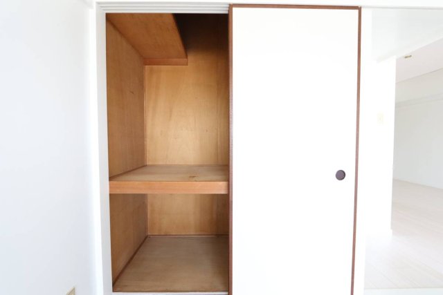 収納　同物件別号室の写真です。