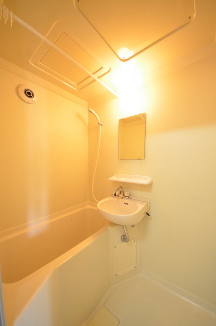 バス・シャワールーム　★ゆったりとしたバスルームで癒しのひと時を…★