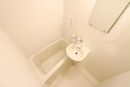 バス・シャワールーム　浴室乾燥機で雨や雪の日でもらくらくお洗濯！