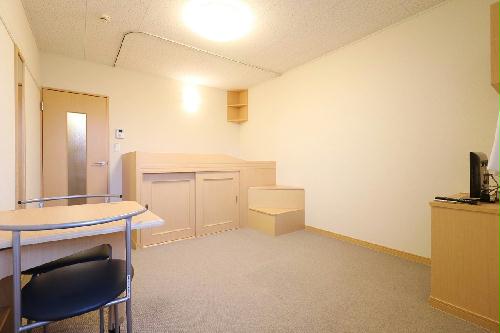 居室・リビング　１Fはフローリング仕様・２Ｆは絨毯仕様になります。