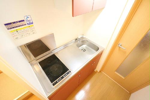 キッチン　２口コンロ付きラジエントヒータを設置