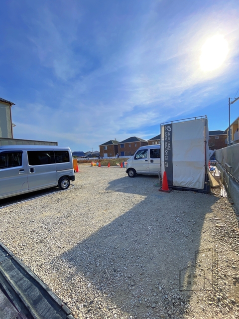 駐車場　外観（建設中）