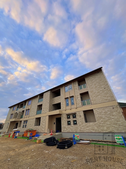 建物外観　外観（建設中）