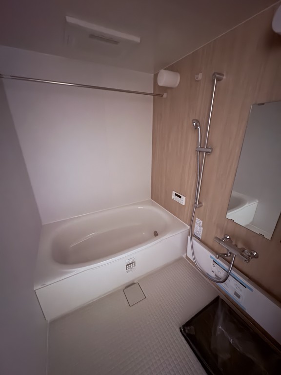 バス・シャワールーム　コンパクトで使いやすいお風呂です