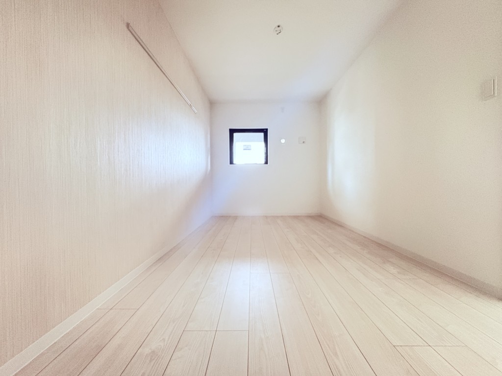 その他部屋・スペース　落ち着いて過ごせるお部屋なので、寝室にいかがでしょうか