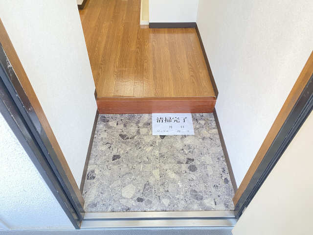 玄関　他号室のためイメージ写真。