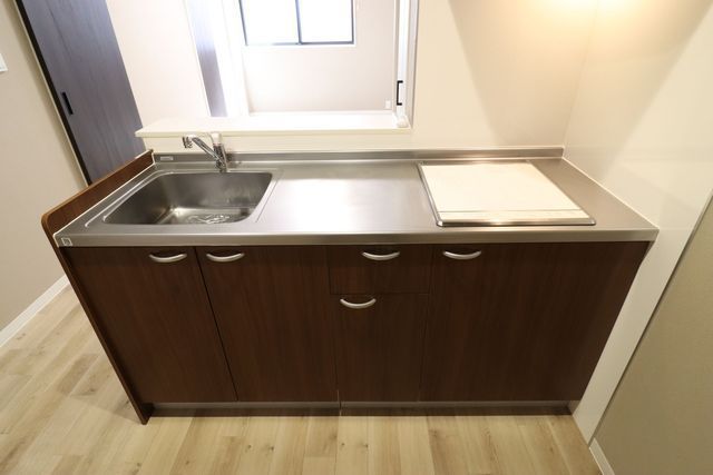 キッチン　ＩＨ２口備え付け