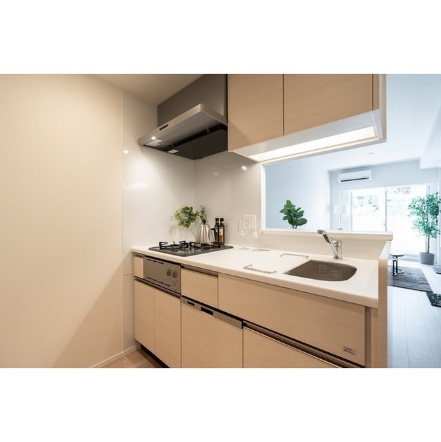 キッチン　【家具・家電の備え付けはありません】