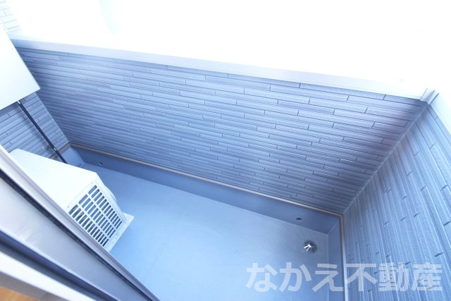 バルコニー　外からの目が気にならないバルコニーで洗濯物が干せます