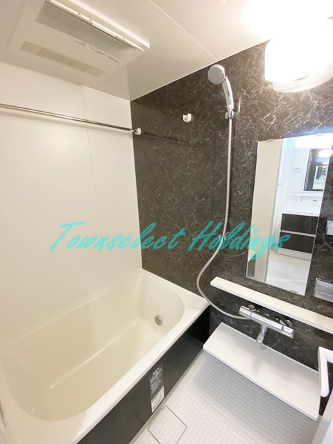 バス・シャワールーム　清潔感のあるお風呂です♪