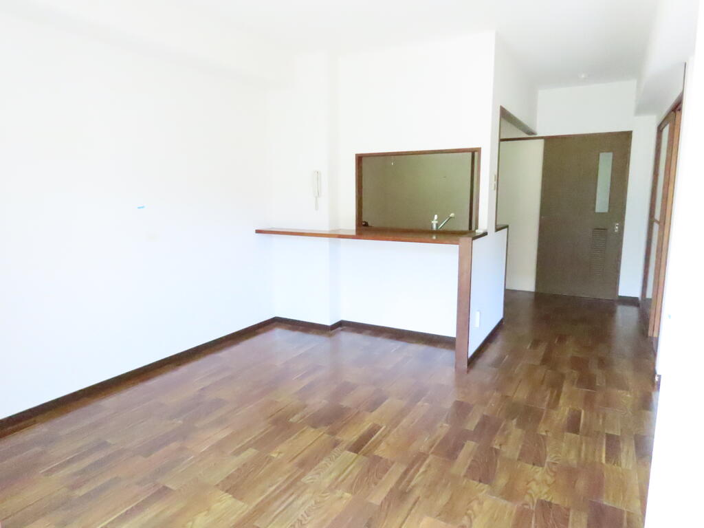 居室・リビング　※同じ間取りの別号室の写真です