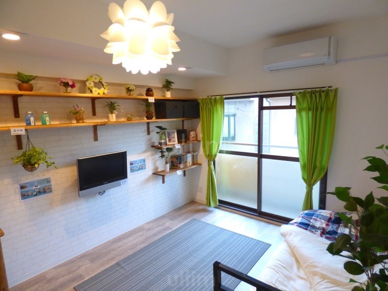 居室・リビング　別の部屋の写真