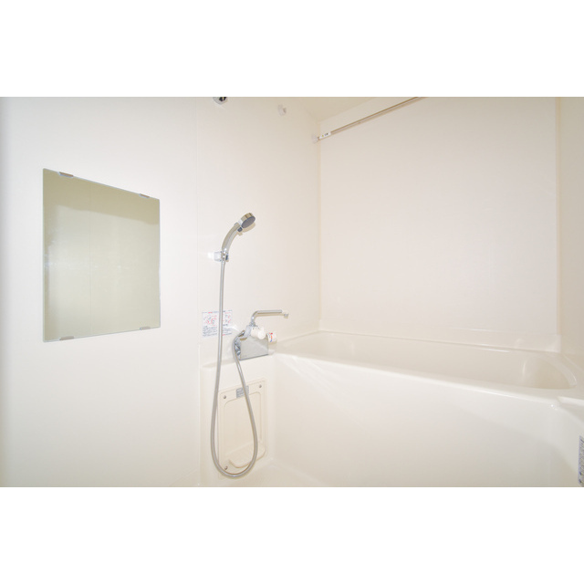 バス・シャワールーム　落ち着いた空間のお風呂です