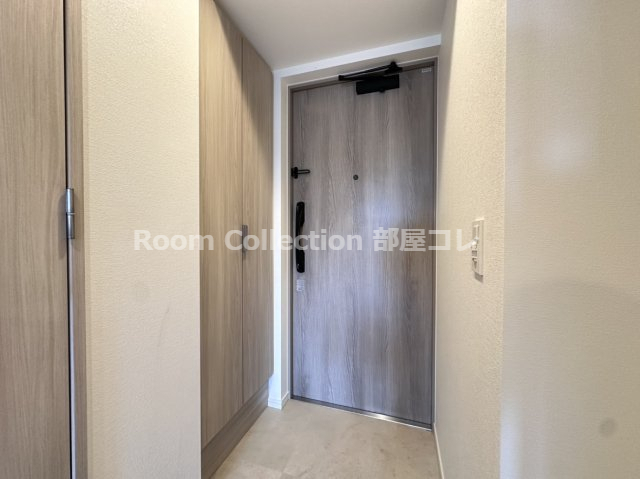 玄関　類似物件参考写真の為 現況と異なる場合現況優先