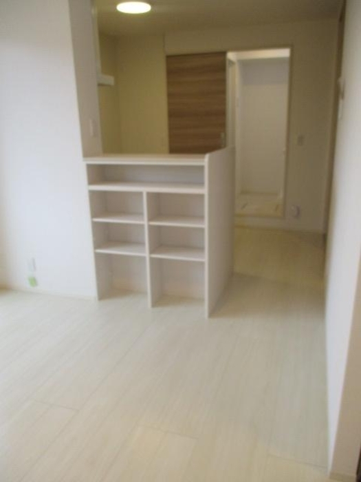 居室・リビング　明るいリビングです☆