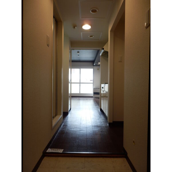 玄関　収納もある玄関です