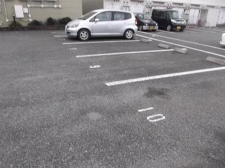 駐車場　敷地内