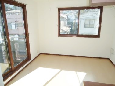 居室・リビング　こちらのリビングで趣味の時間をお楽しみください♪