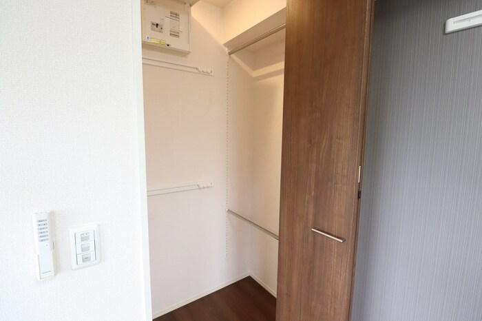 収納　ワンステップクローゼット