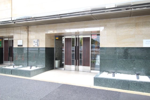 エントランス　清潔なエントランスです