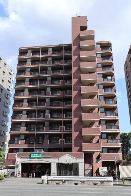 建物外観　外観タイル張りです