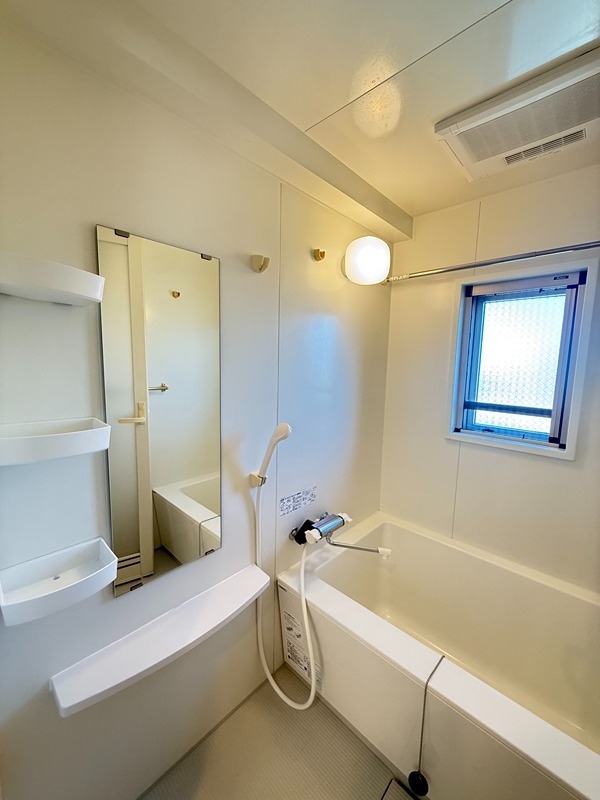 バス・シャワールーム　※同物件別階数同タイプ部屋