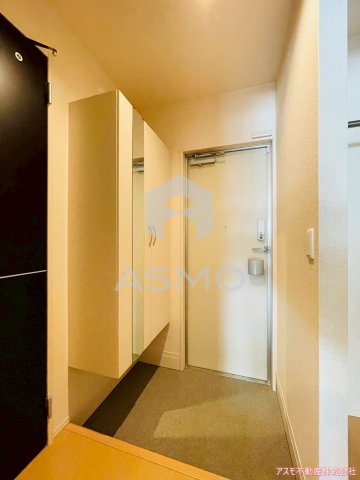 玄関　同マンション別部屋　参考写真