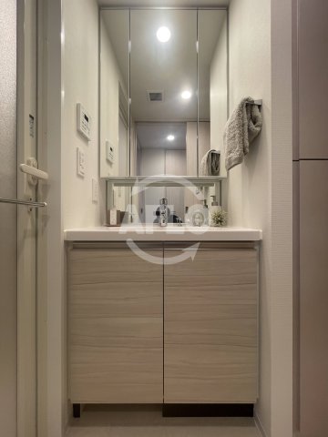 洗面設備　コンフォリア新大阪宮原Q　洗面台