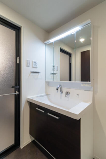 洗面設備　※写真は同タイプ住戸です。