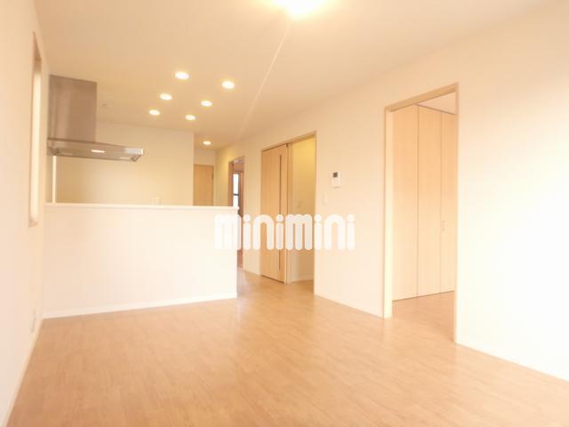 居室・リビング　明るいリビングです。