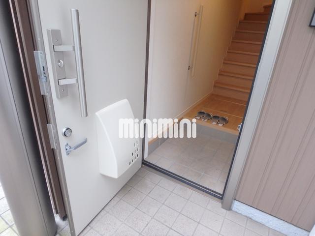 玄関　すっきりとした玄関です。