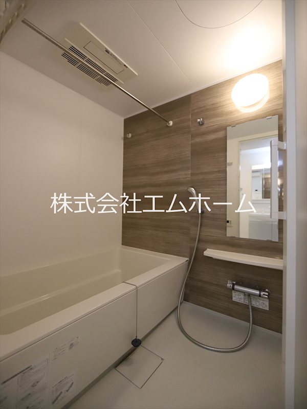 バス・シャワールーム　バスルーム　浴室暖房乾燥機付き