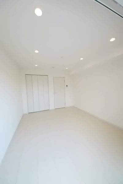 その他部屋・スペース　白基調の綺麗な洋室です