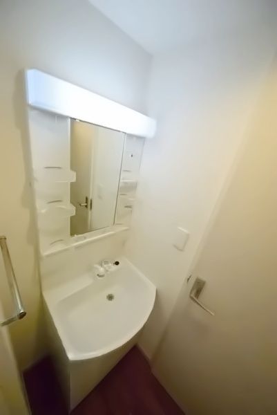 洗面設備　独立洗面台です