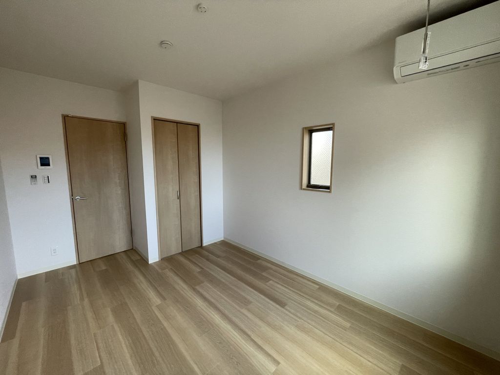 居室・リビング　2面採光の明るいお部屋です★