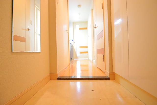 玄関　※別室の参考写真の為、現況優先です。