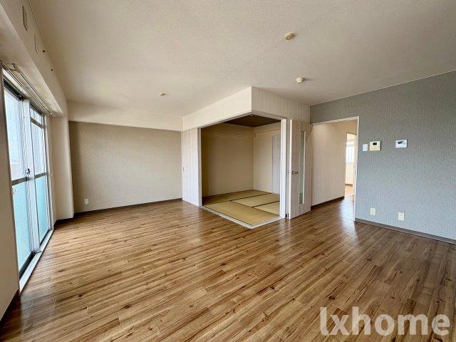 居室・リビング　こちらの居間で趣味の時間をお楽しみください