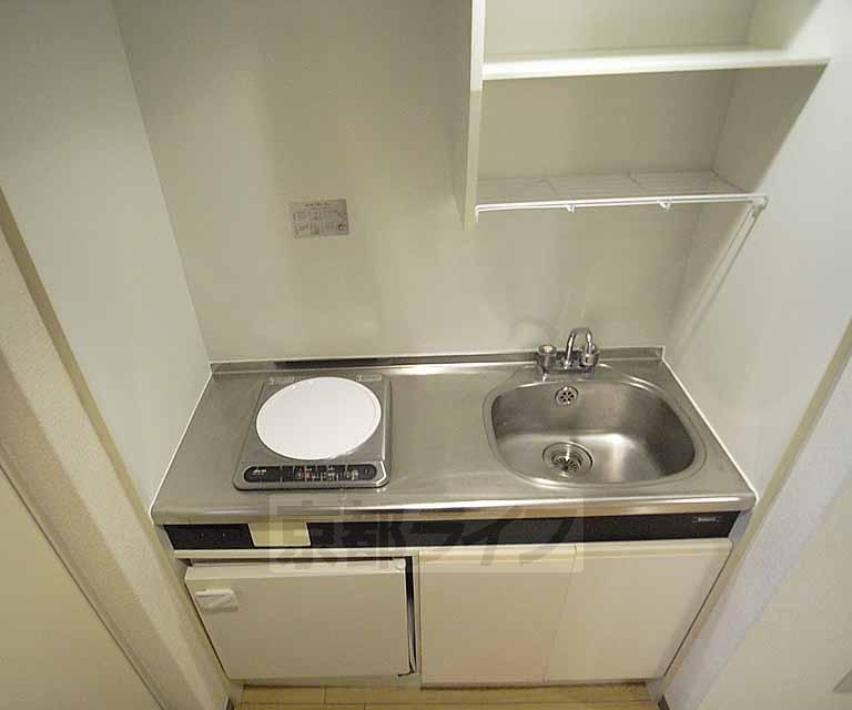 キッチン　ＩＨコンロでお掃除らくらく。