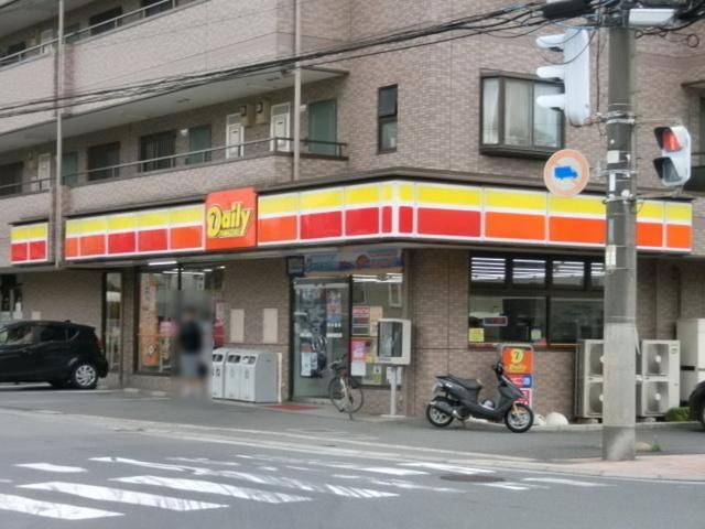 コンビニ　デイリーヤマザキ幕張本郷店（コンビニ）まで695m