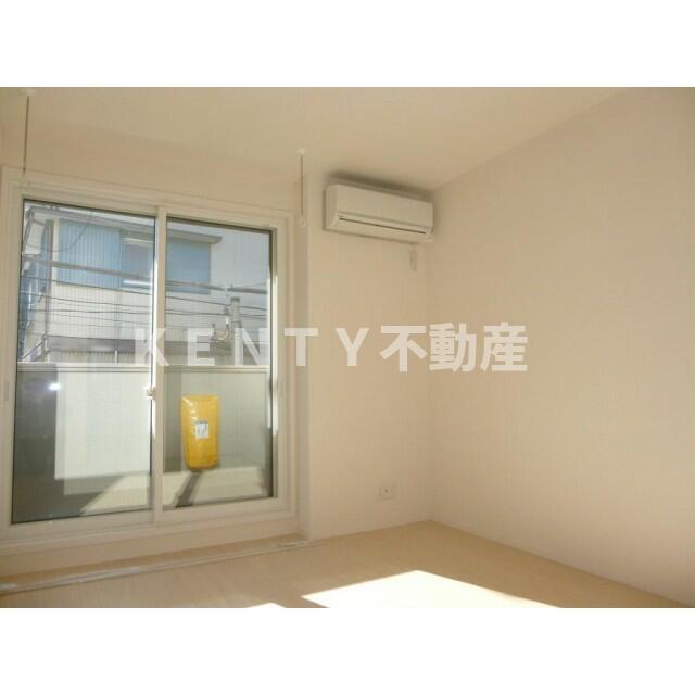 その他部屋・スペース　開放的な寝室です