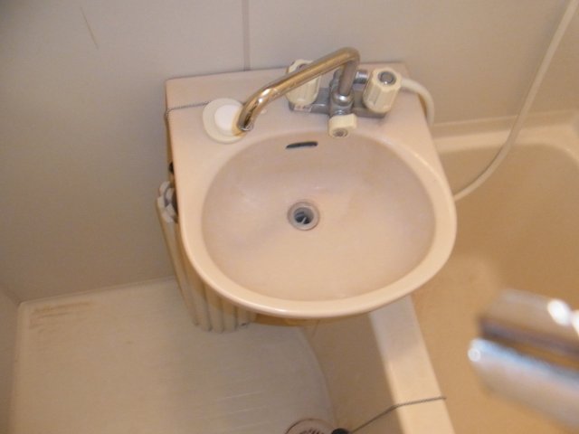 洗面設備　浴室内に洗面台付きです！