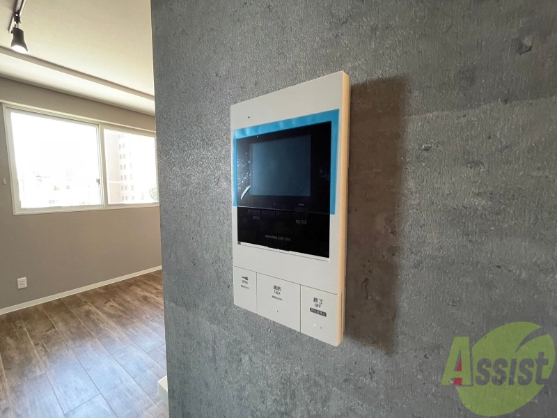 セキュリティ　ＴＶモニター付インターホンです。来客者の顔が見えるので安心！