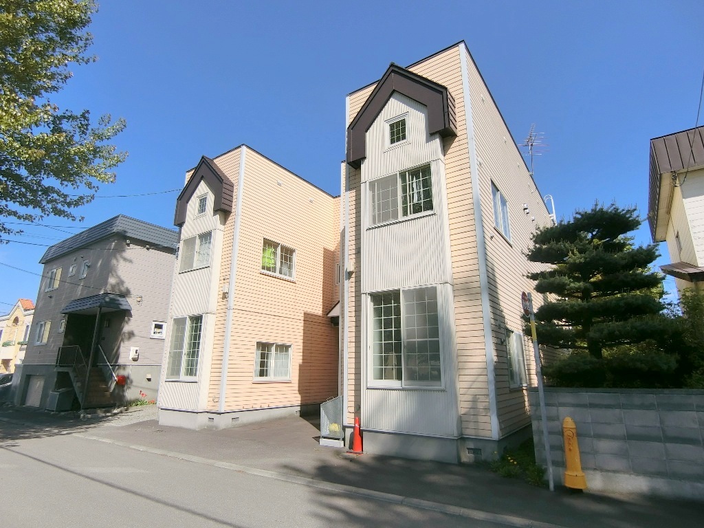 建物外観　☆地下鉄東西線南郷7丁目駅まで徒歩8分！